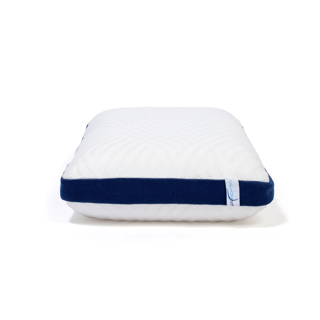 La Almohada BluDream King Size elaborada de Memory Foam con tecnología Fresh+. De igual manera, la Funda BluDream ofrece una sensación suave y fresca al tacto.
