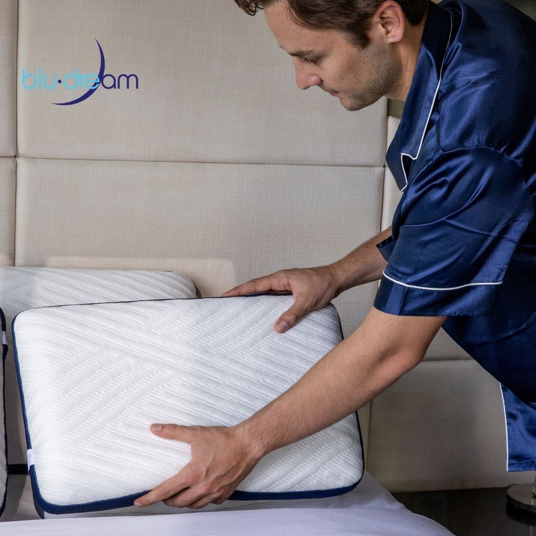 Nuestro tamaño Travel Friendly. La Almohada BluDream Personal contiene memory foam, soporte firme y tecnología Fresh+, para viaje o uso diario.