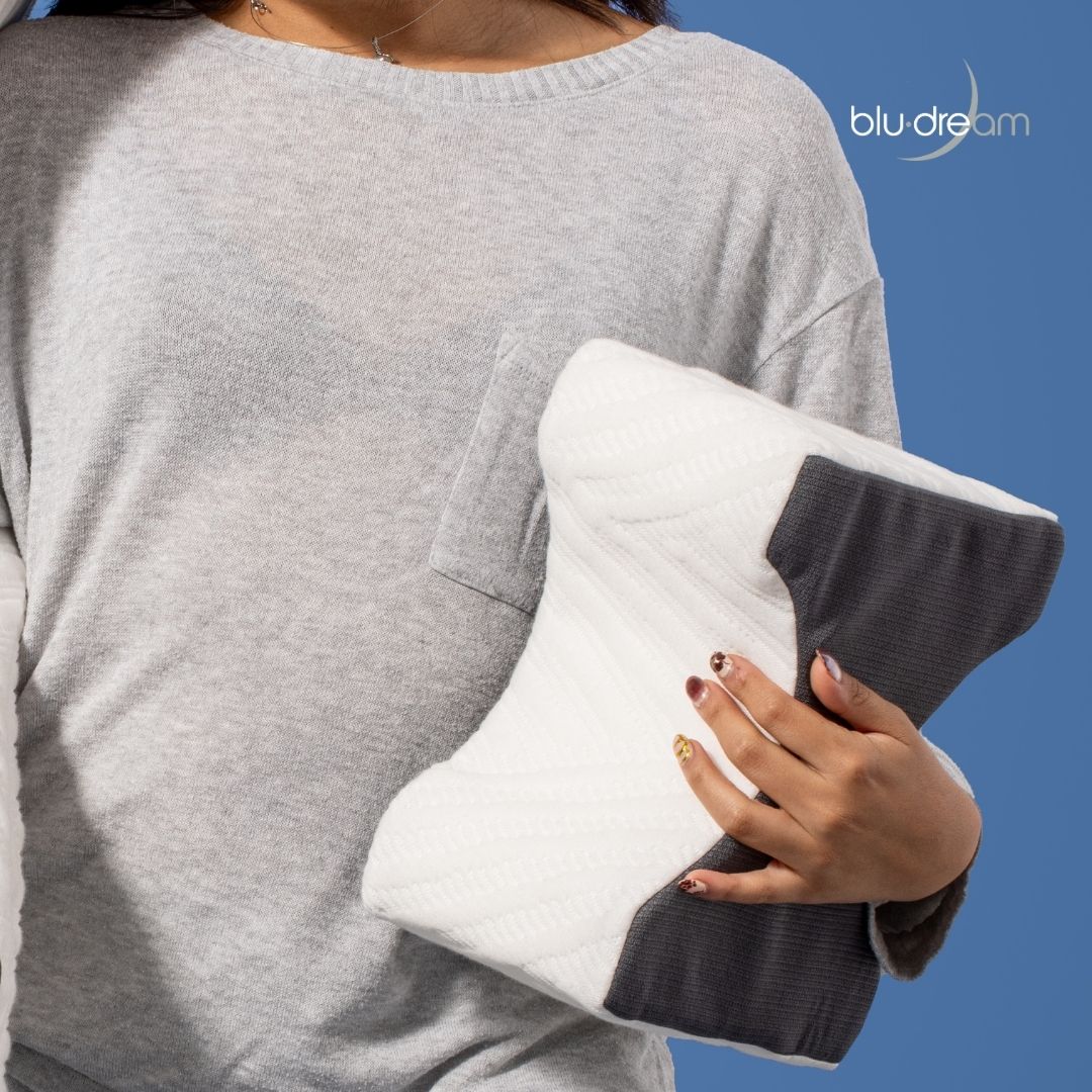 Almohada BluDream para rodillas, diseño ergonómico de TechFoam para alineación y confort al dormir, alinea caderas y columna, reduce presión en rodillas, fabricada con TechFoam, una espuma avanzada que proporciona un equilibrio perfecto.