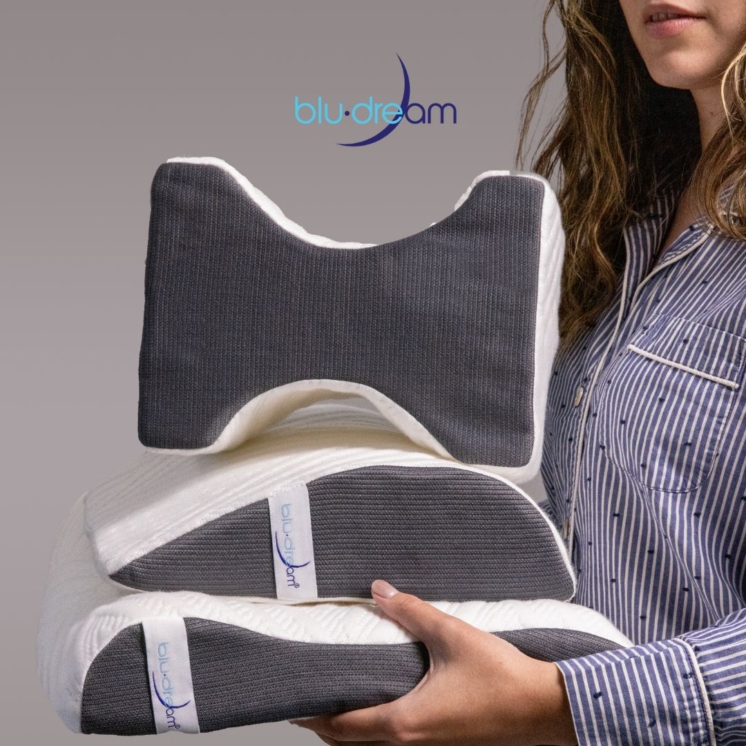 Almohada BluDream para rodillas, diseño ergonómico de TechFoam para alineación y confort al dormir, alinea caderas y columna, reduce presión en rodillas, creada para proporcionar soporte especializado en cada parte del cuerpo.